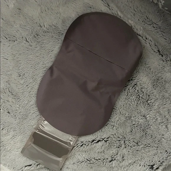 2 boxes of esteem body one piece ostomy bags - Picture 4 of 7